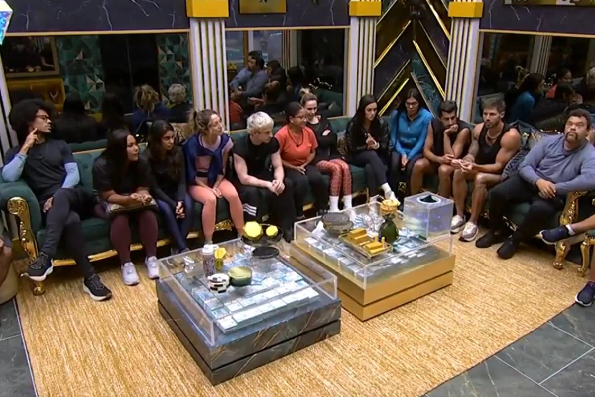 1 de 1 Imagem colorida dos participantes do BBB 26 na sala do reality - Metrópoles - Foto: Repro...