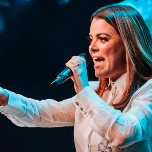 Ana Paula Valadão: A Líder Gospel e o Debate sobre Doações