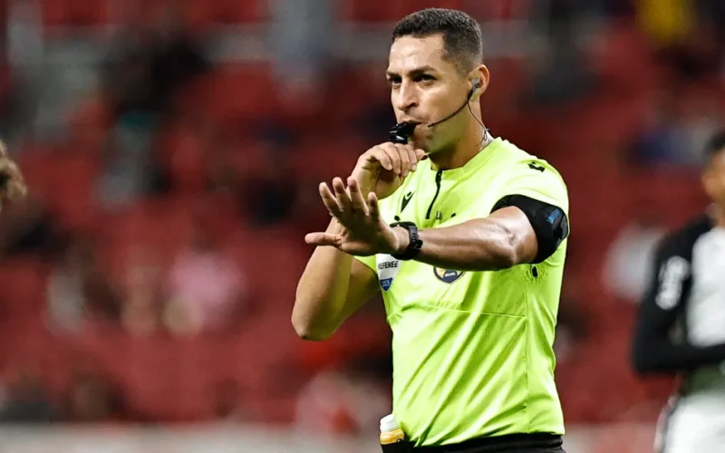 Corinthians Eleva o Tom Contra Arbitragem: Dorival Jr. e Diretoria Criticam Pênalti Não Marcado e Pedem Banimento de Árbitro