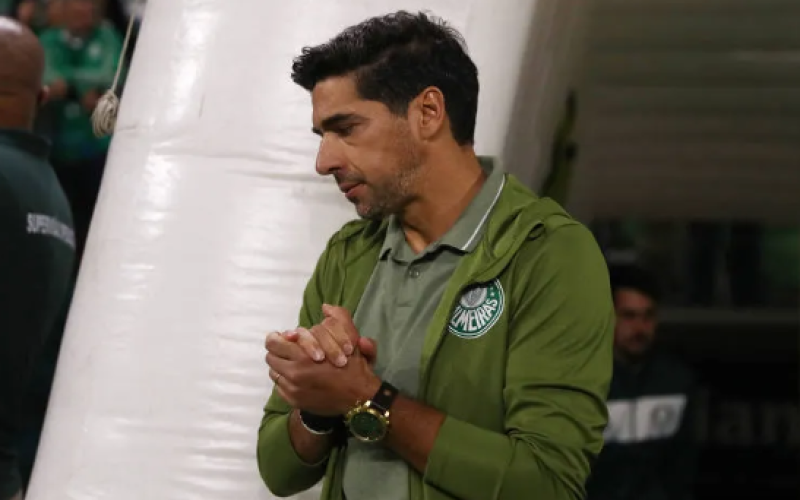 Abel Ferreira Analisa a Vitória no Dérbi, Reflete Sobre Amadurecimento e Desafios do Palmeiras