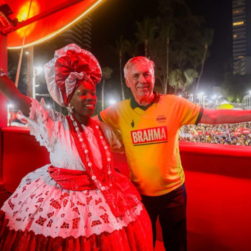 Carlo Ancelotti Mergulha na Folia Baiana e Recebe Apelo Inusitado por Neymar