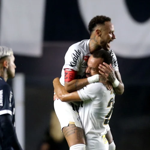Com brilho de Neymar, Santos vence o Remo na Vila Belmiro e Leão assume a lanterna da competição
