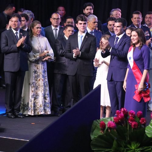 O presidente da Assembleia Legislativa do Pará, o deputado Chicão Meio (União Brasil), comentou em entrevista exclusiva ao Vox Notícias sobre a posse da nova governadora do Estado, Hana Ghassan, além de destacar o legado deixado pelo agora ex-governador Helder Barbalho
