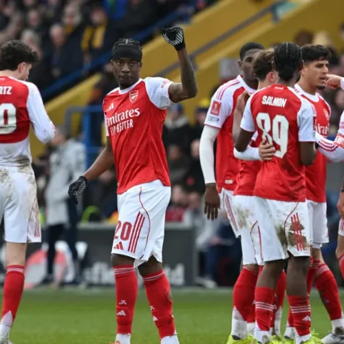 Arsenal Supera Desafio do Mansfield e Avança nas Quartas da Copa da Inglaterra