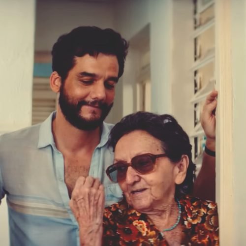 1 de 1 Wagner Moura e Tânia Maria em O Agente Secreto - Foto: Divulgação